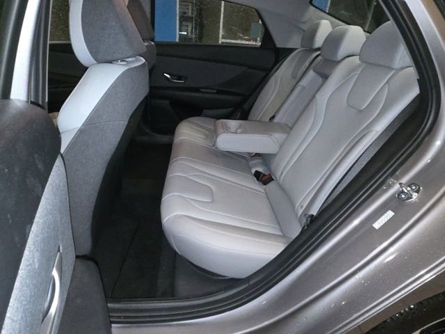 Used 2023 Hyundai Elantra Limited w/ Cargo Package image 22