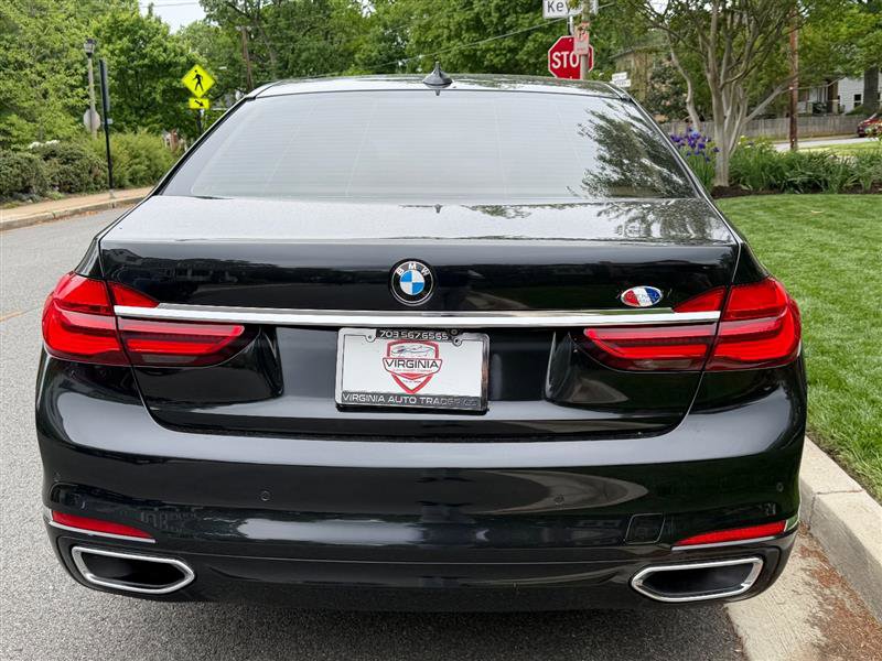 Used 2016 BMW 740i w/ Executive Package 2 RWD image 9