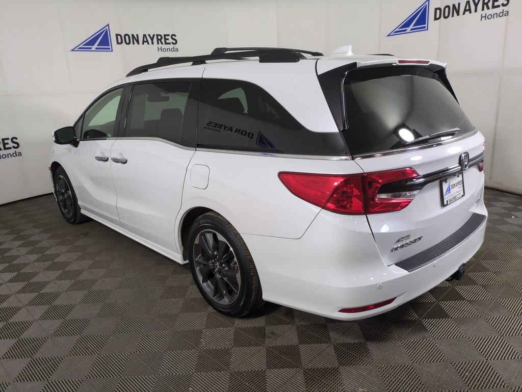 Used 2024 Honda Odyssey Elite image 4