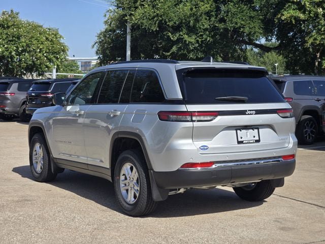 New 2025 Jeep Grand Cherokee Laredo w/ MOPAR Finishing Package RWD image 5
