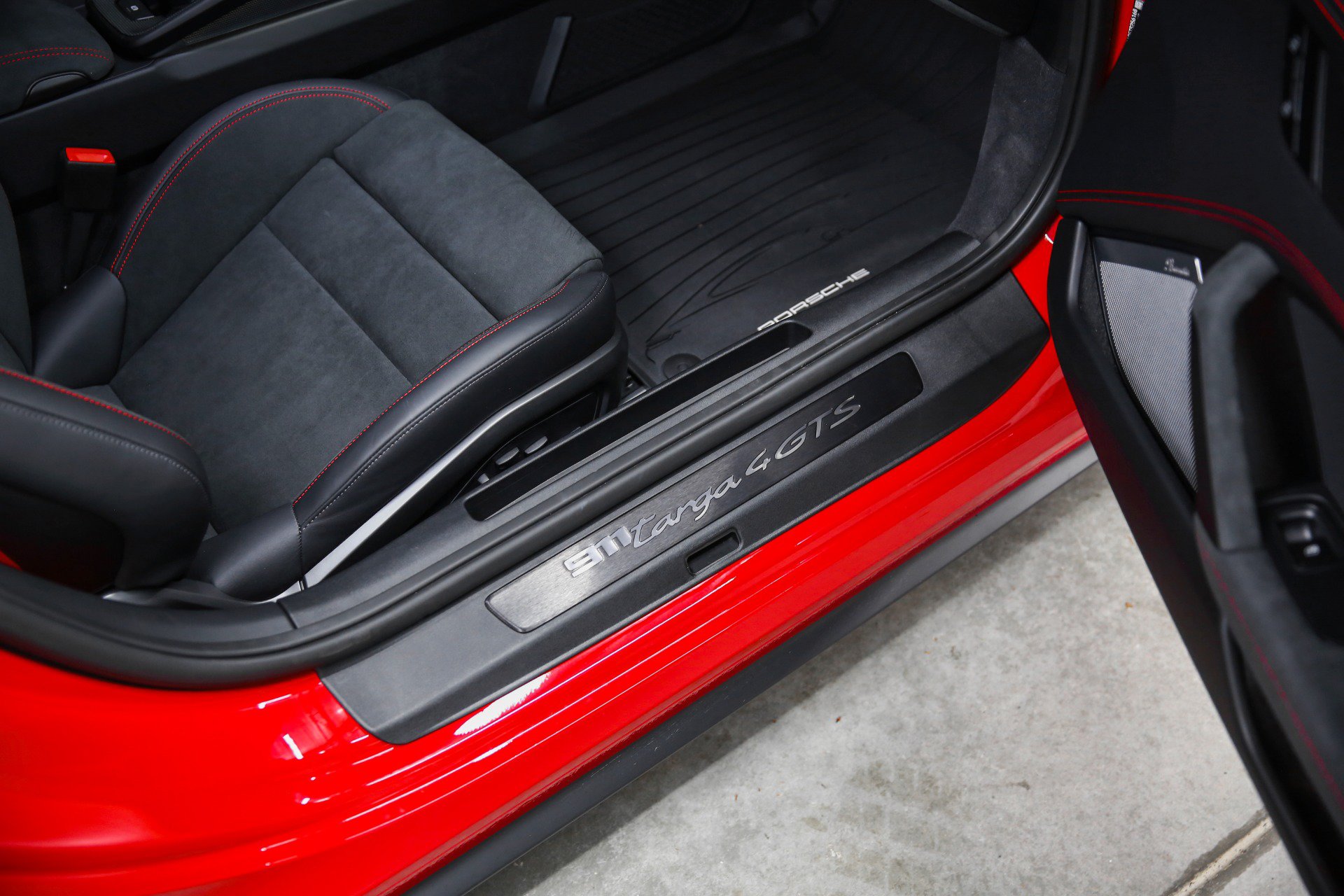 Used 2026 Porsche 911 Targa 4 GTS AWD/4WD image 24