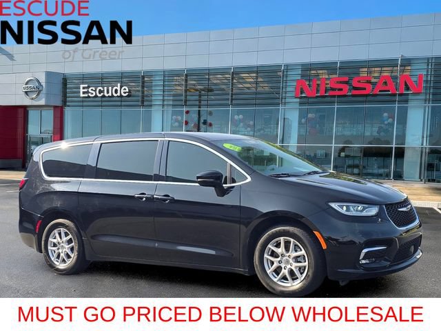 Used 2024 Chrysler Pacifica Touring-L