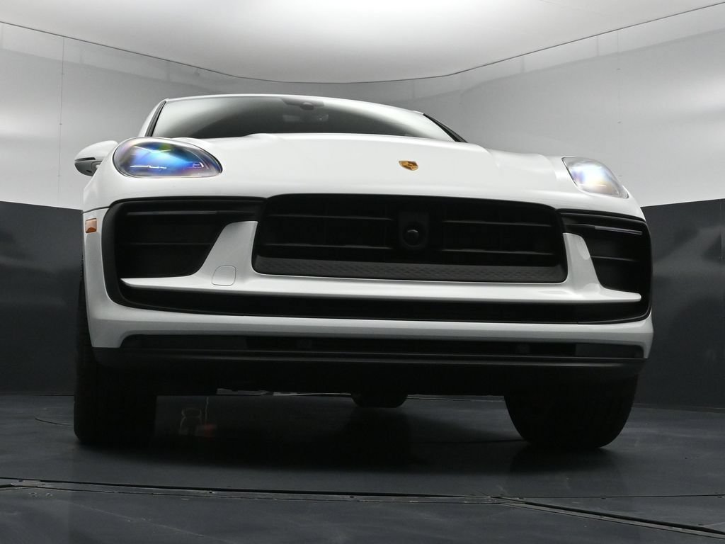 New 2026 Porsche Macan AWD/4WD image 32