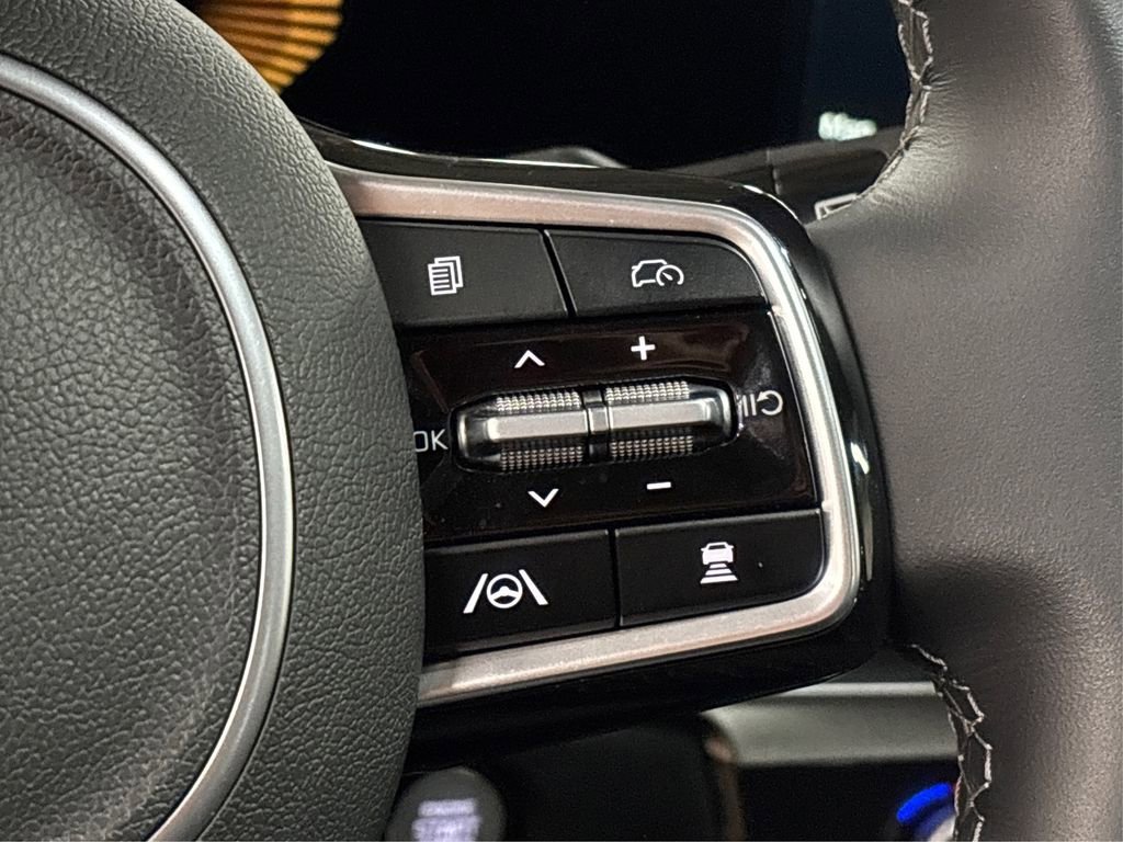 Certified 2025 Kia Sorento EX w/ Panoramic Sunroof Package image 27