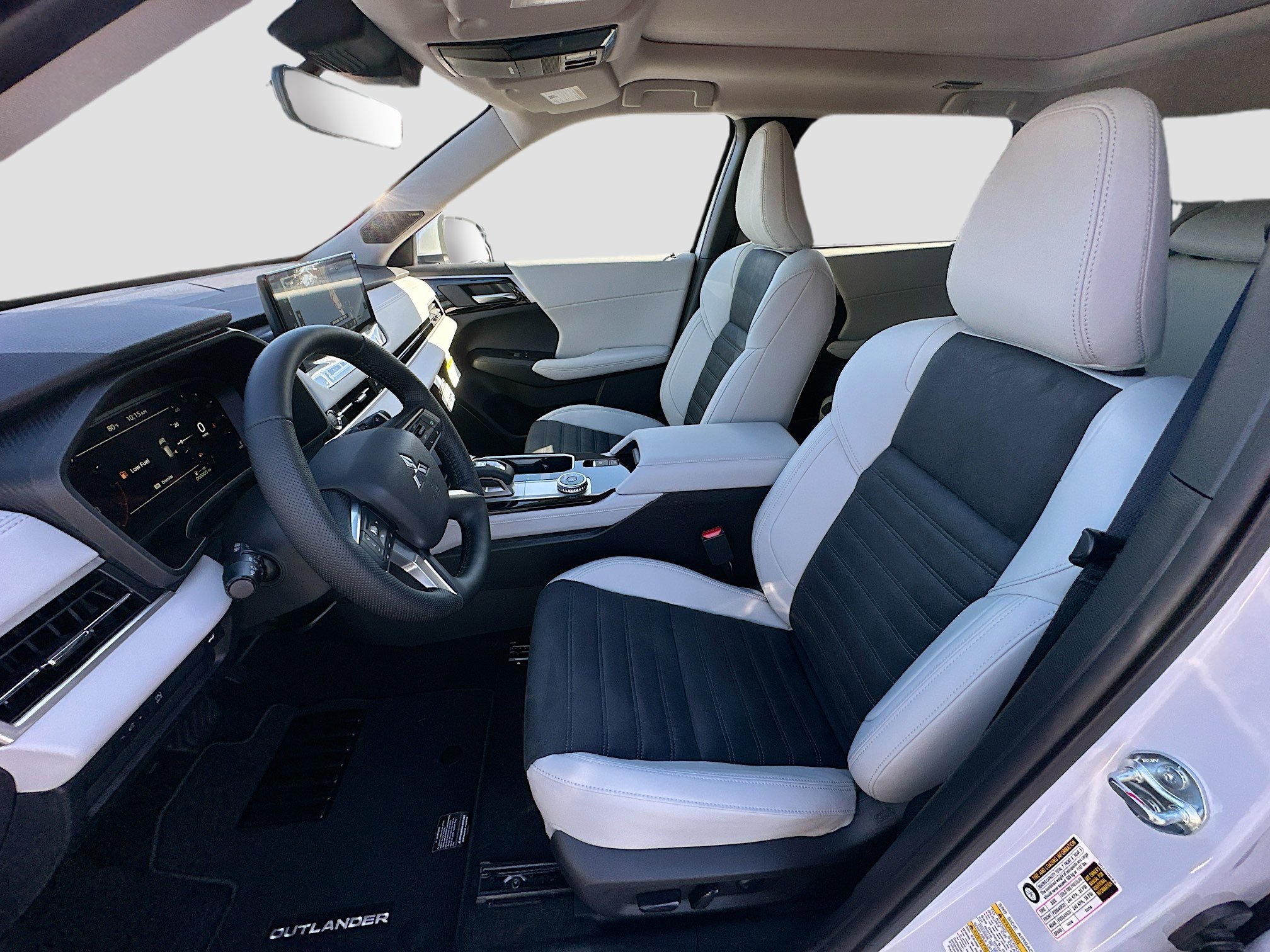 New 2026 Mitsubishi Outlander SE image 15