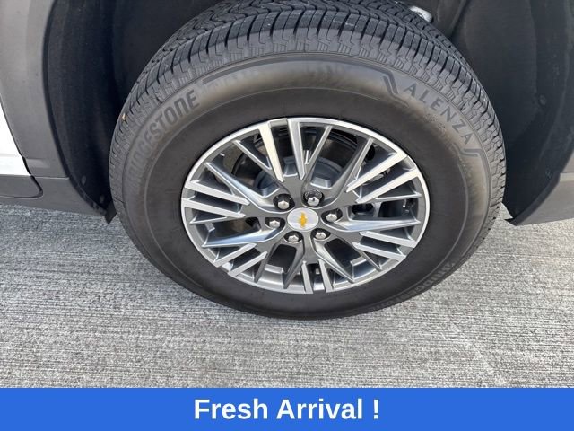 Used 2025 Chevrolet Traverse LT image 17