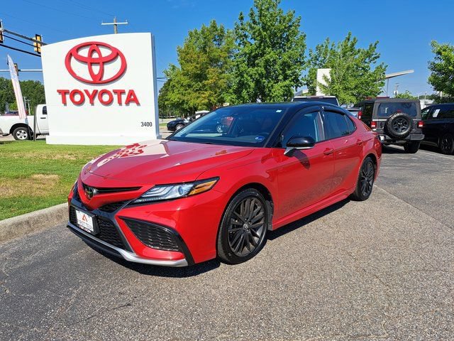 Used 2023 Toyota Camry XSE FWD image 2