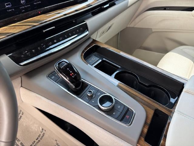 Certified 2024 Cadillac Escalade Sport Platinum w/ Heavy-Duty Trailer Package AWD/4WD image 38