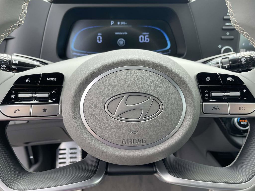 Used 2025 Hyundai Elantra Sport FWD image 23
