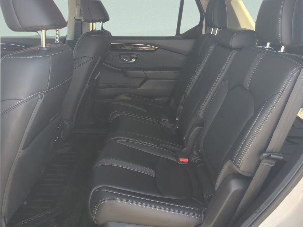 Certified 2025 Honda Pilot EX-L image 11