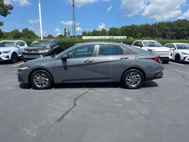 Used 2024 Hyundai Elantra SEL FWD image 10