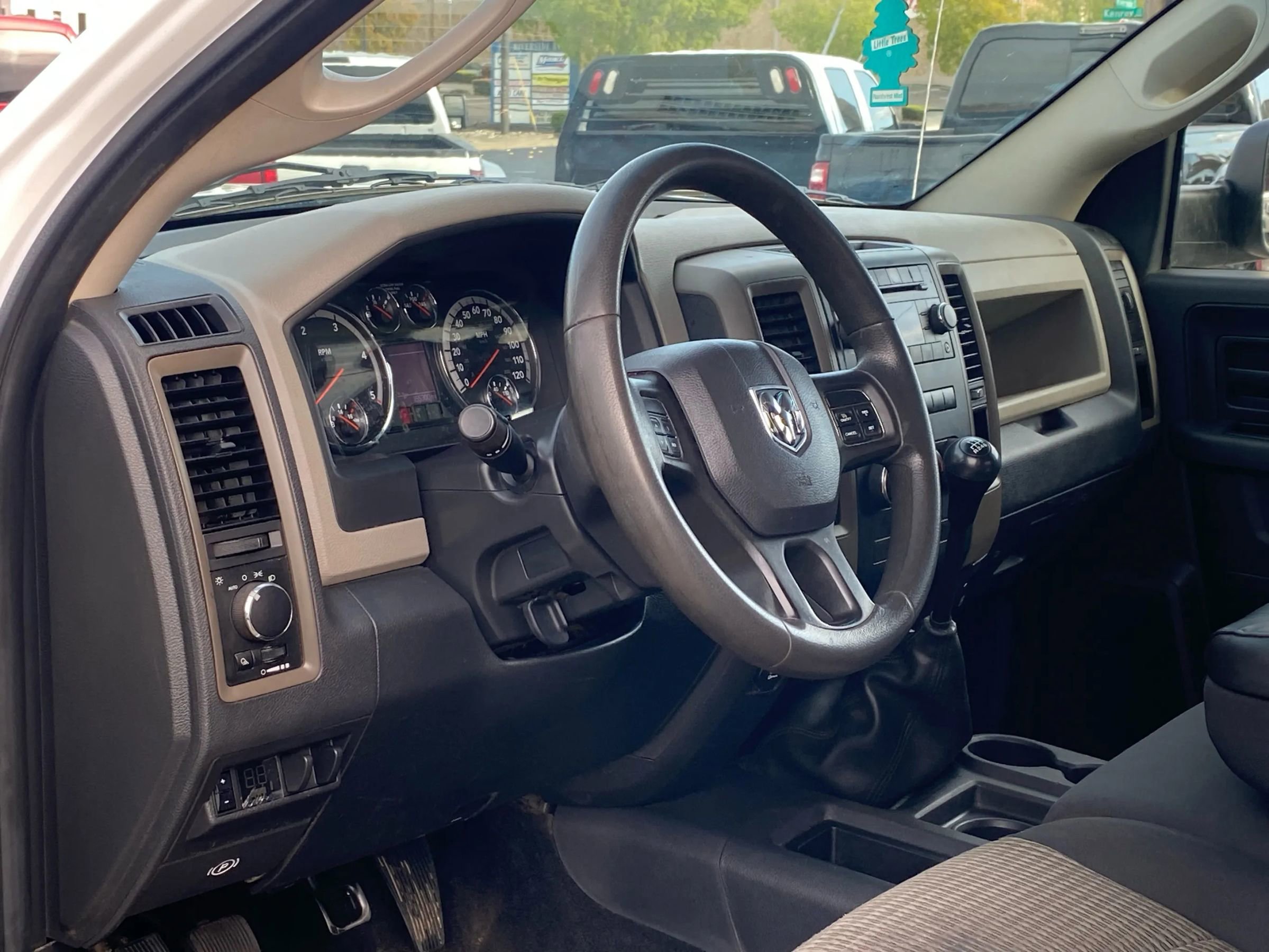 Used 2012 RAM 2500 ST w/ Chrome Appearance Group image 9