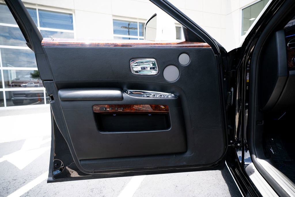 Used 2010 Rolls-Royce Ghost RWD image 25