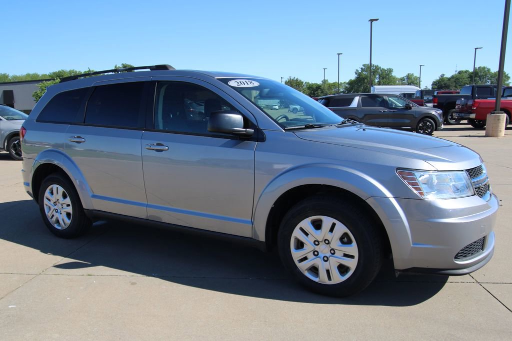 Used 2018 Dodge Journey SE FWD image 3