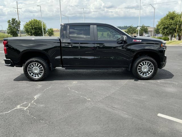 Used 2022 Chevrolet Silverado 1500 LT Trail Boss w/ LT Trail Boss Premium Package AWD/4WD image 2