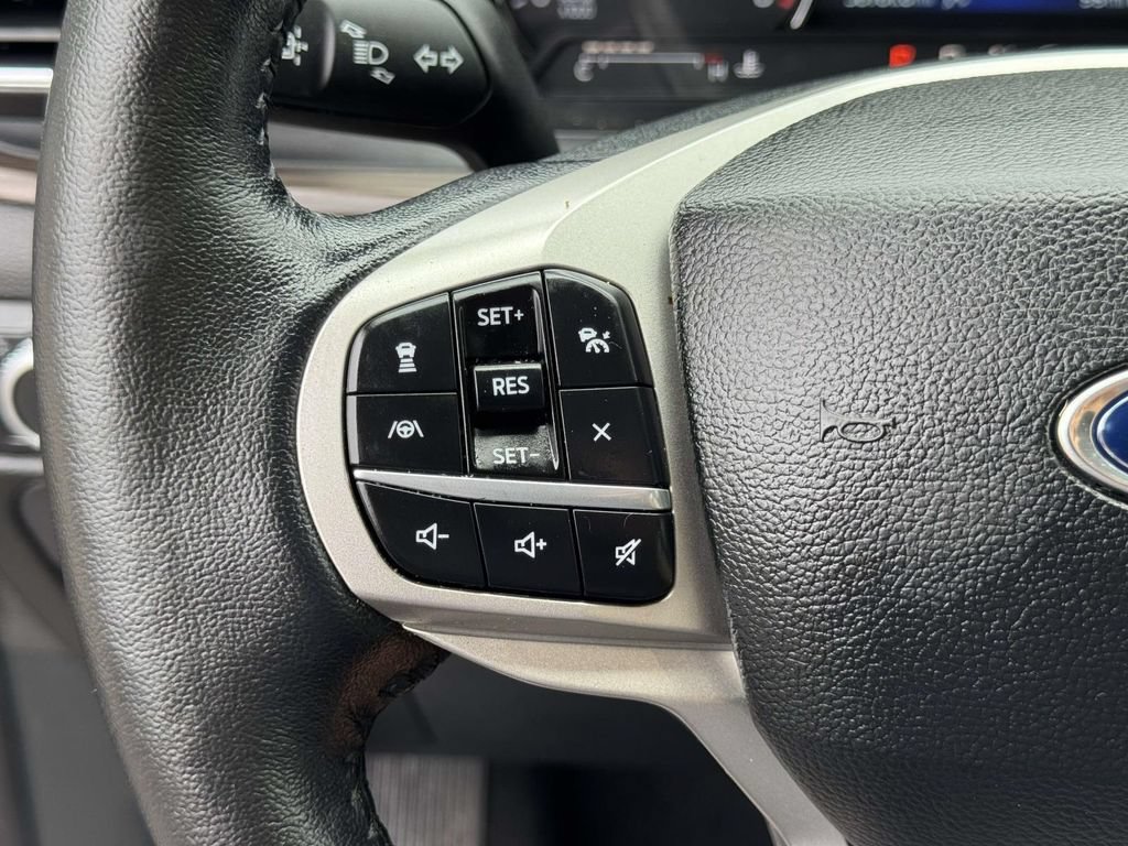 Used 2022 Ford Explorer Limited AWD/4WD image 12