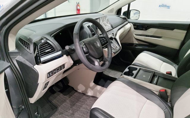 Used 2025 Honda Odyssey Elite image 12
