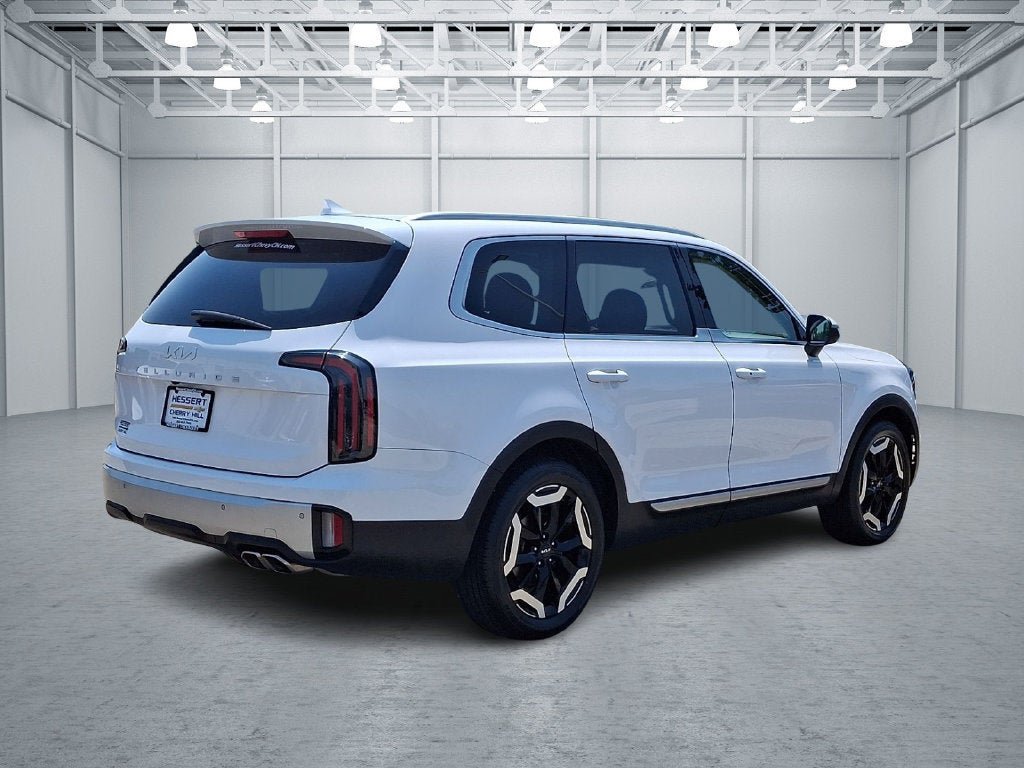Used 2024 Kia Telluride EX FWD image 5