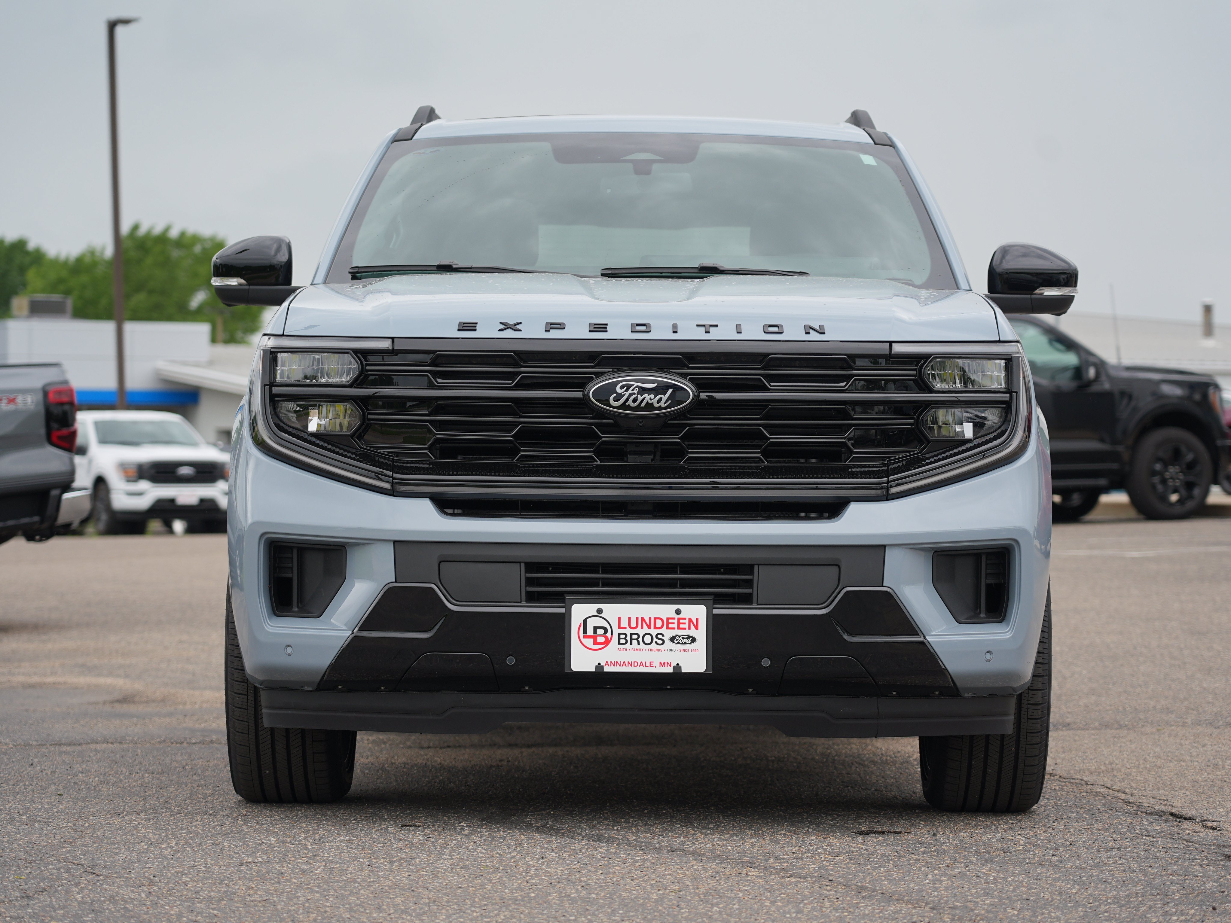 New 2026 Ford Expedition Max Platinum w/ Stealth Performance Package AWD/4WD image 9