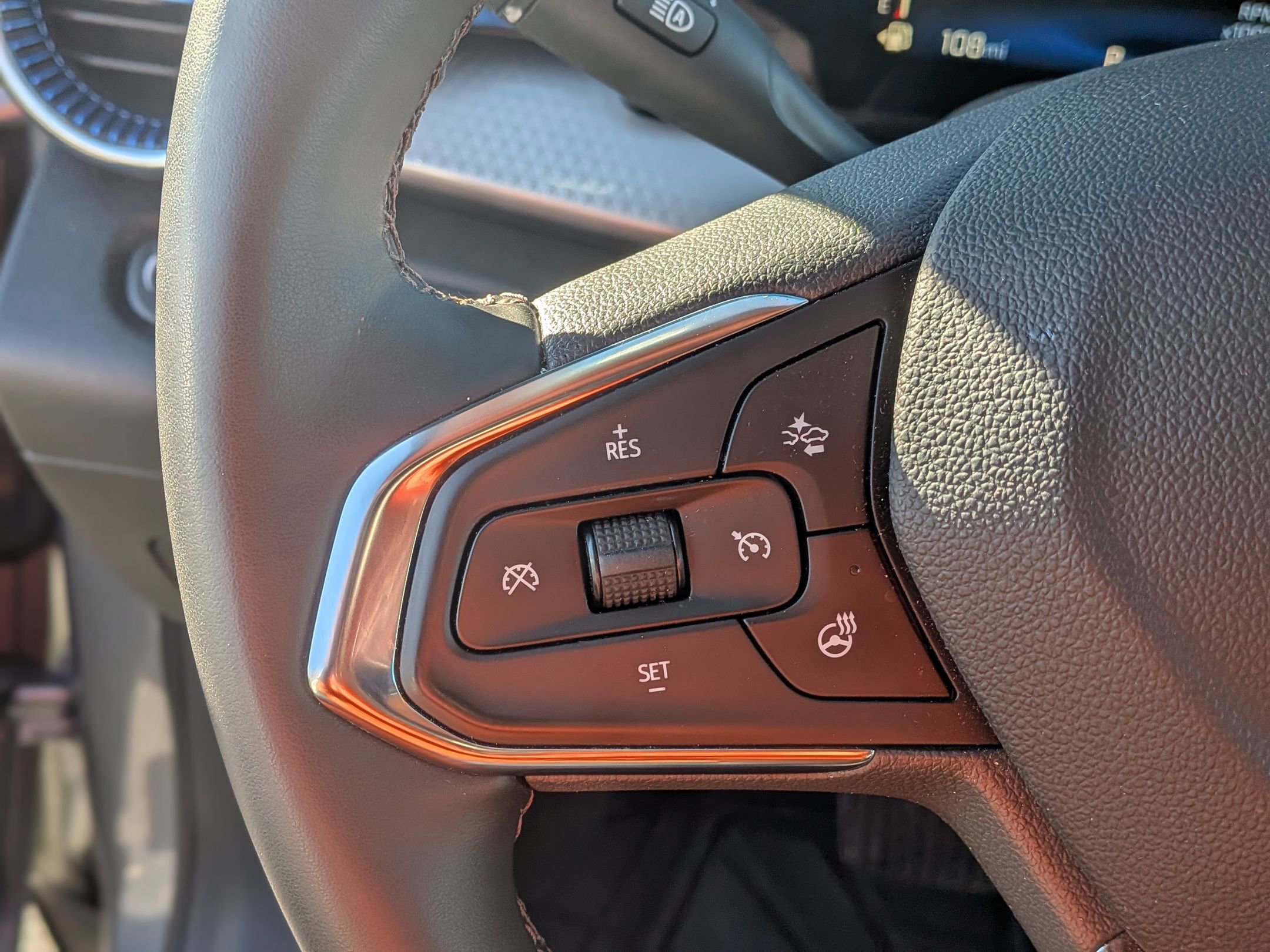 Used 2025 Chevrolet Trax LT w/ LT Convenience Package image 21