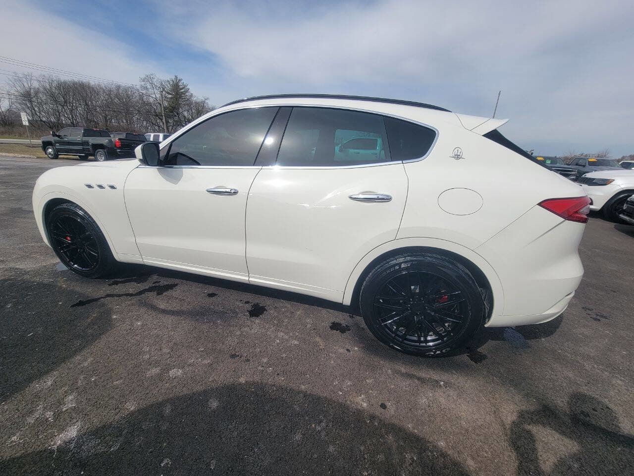 Used 2017 Maserati Levante S image 8