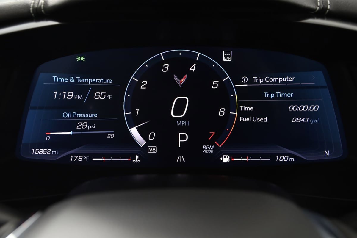 Used 2022 Chevrolet Corvette Stingray Preferred Cpe w/ Z51 Performance Package RWD image 25