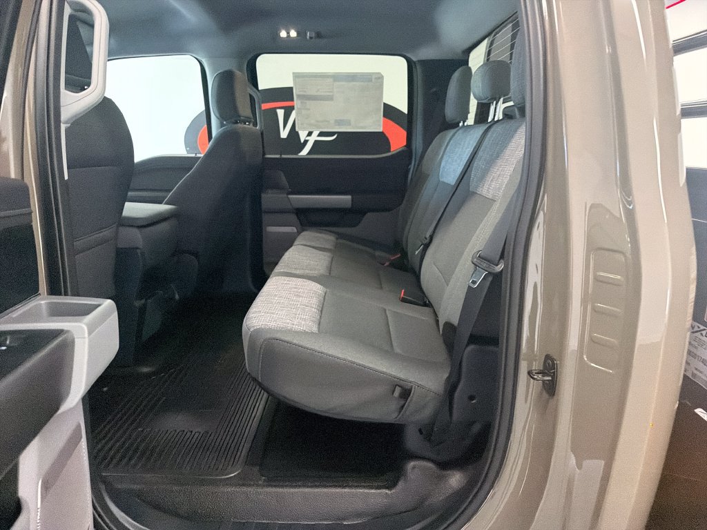 New 2027 Ford F350 XLT w/ XLT Premium Package AWD/4WD image 15