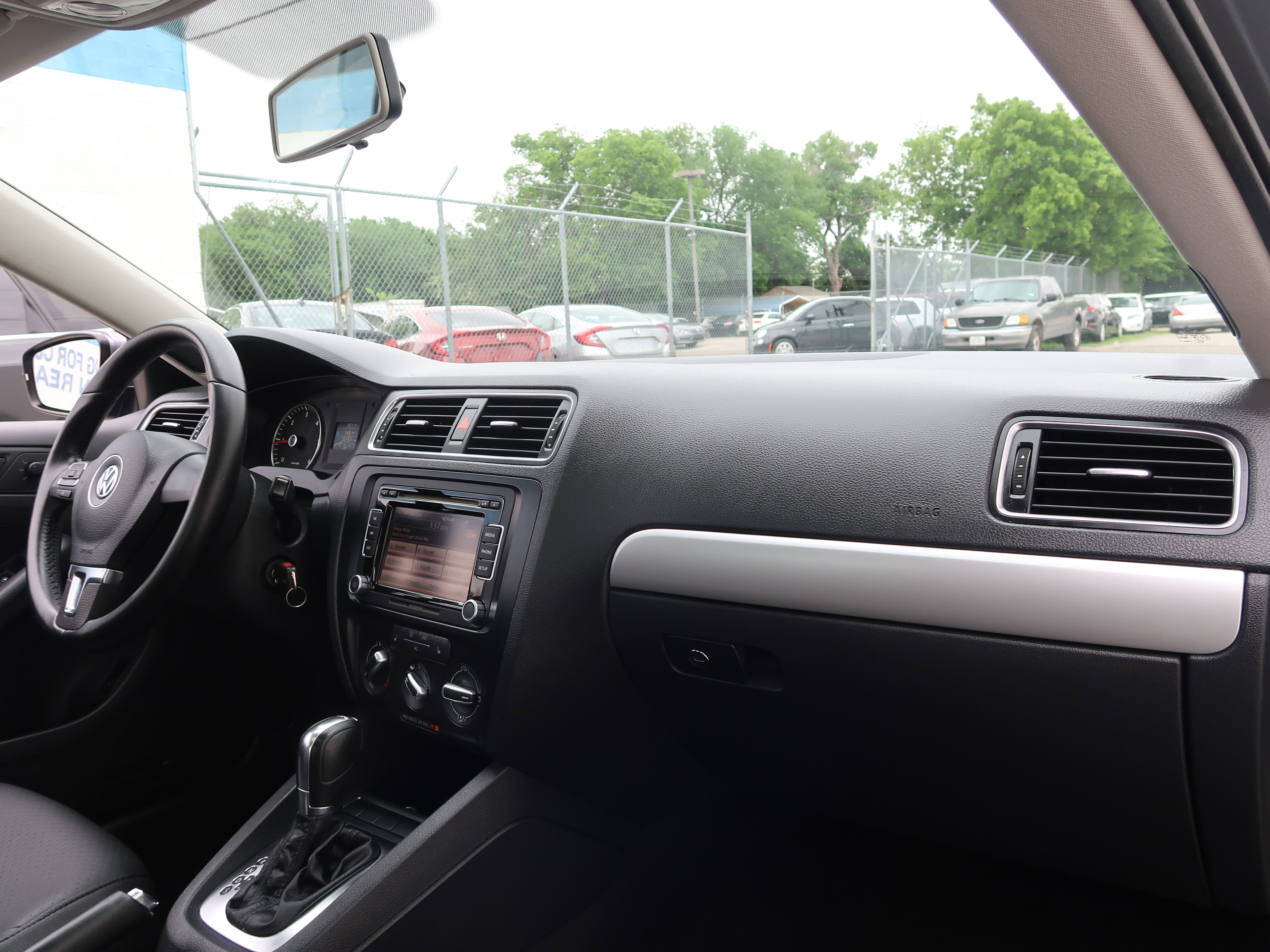 Used 2012 Volkswagen Jetta TDI FWD image 25