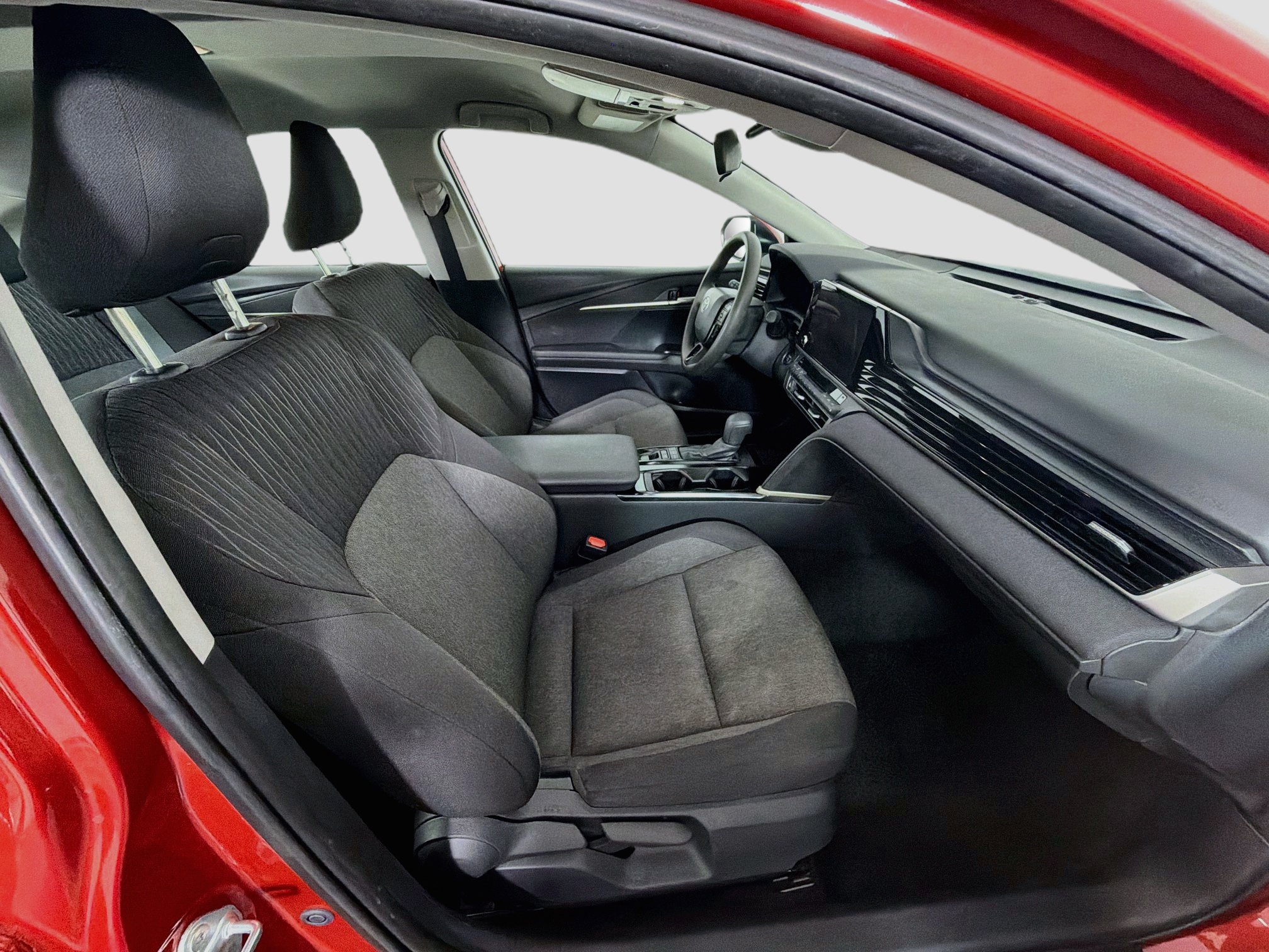 Used 2025 Toyota Camry LE FWD image 32