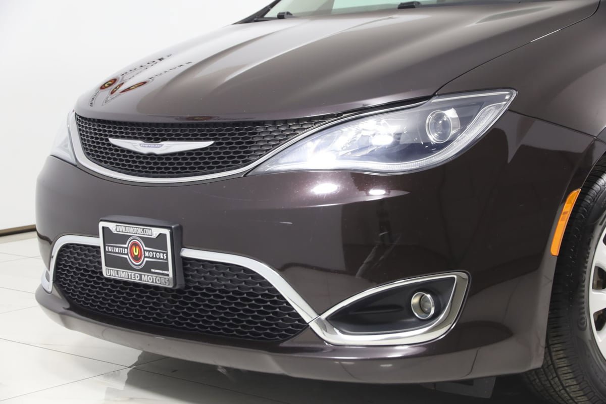 Used 2017 Chrysler Pacifica Touring-L image 53