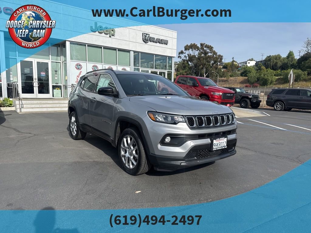 Used 2023 Jeep Compass Latitude AWD/4WD image 1