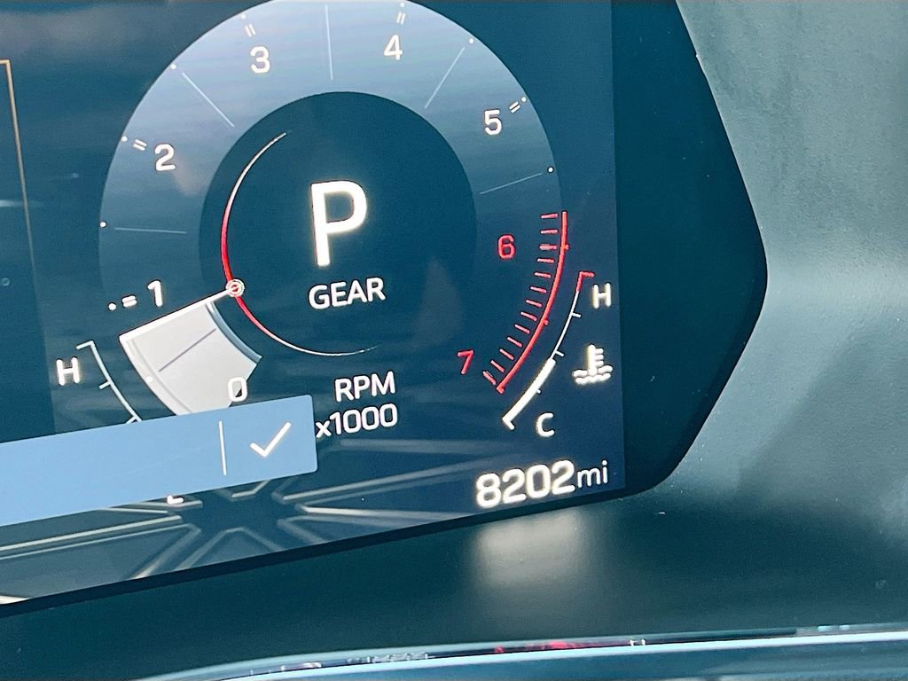 Used 2025 GMC Canyon Elevation w/ Technology Package image 12