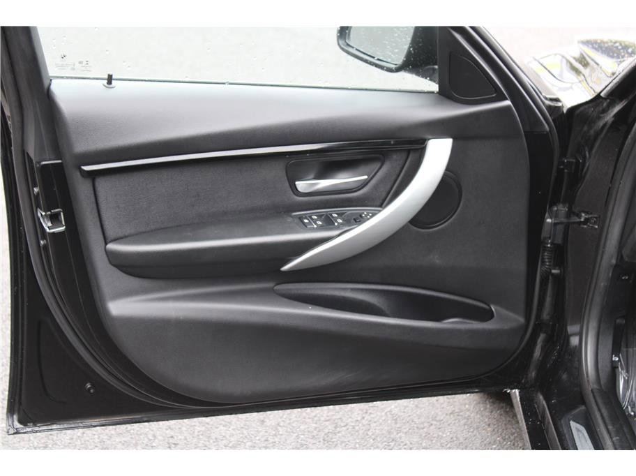 Used 2018 BMW 330i xDrive Sedan image 7