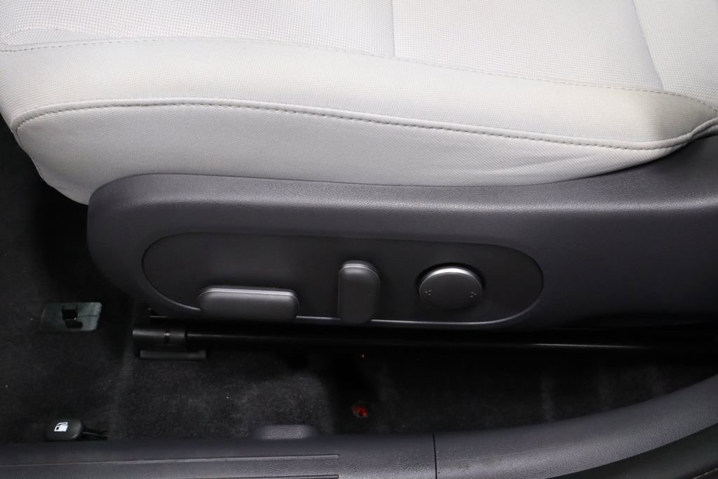 Certified 2025 Hyundai Kona SEL FWD image 22