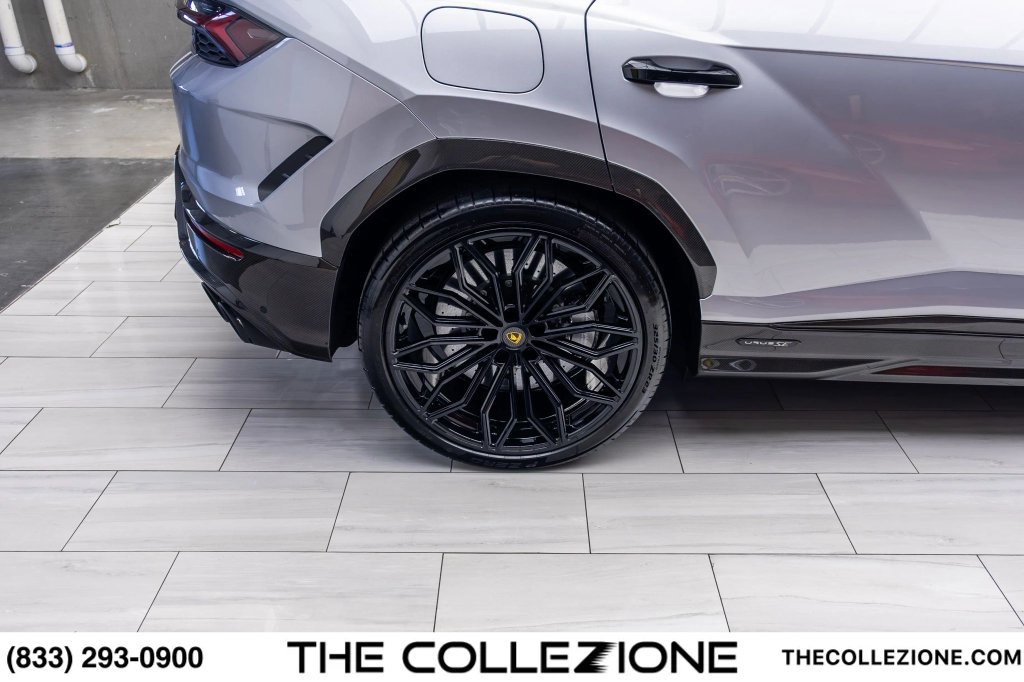 Used 2026 Lamborghini Urus SE AWD/4WD image 33