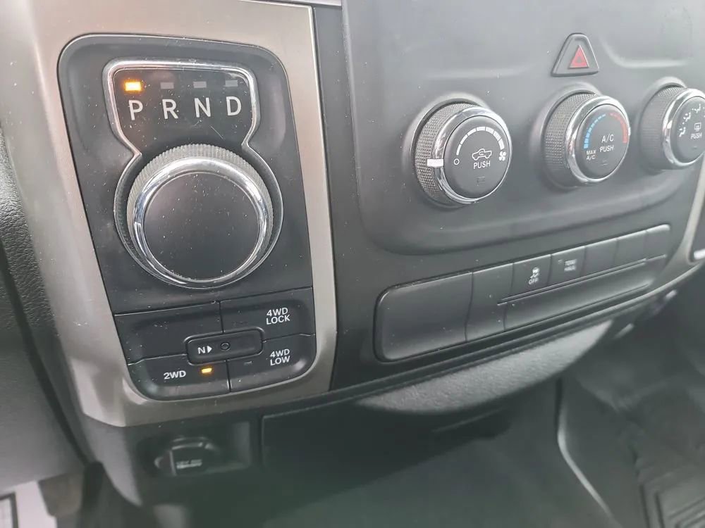 Used 2019 RAM 1500 Classic SLT AWD/4WD image 17