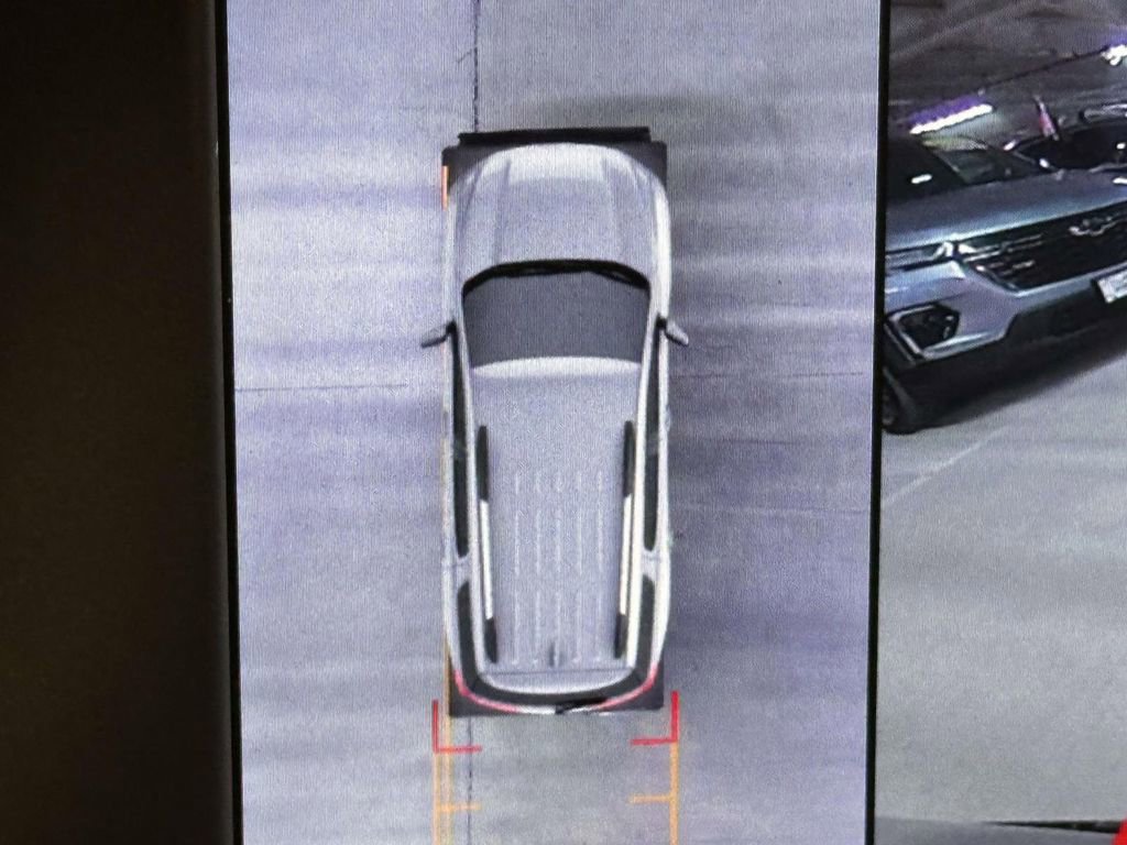 Used 2023 GMC Acadia Denali w/ Black Diamond Edition image 27