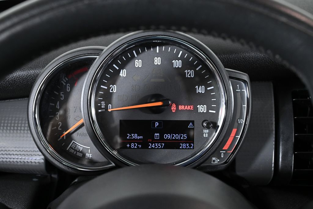 Used 2019 MINI Cooper 2-Door Hardtop w/ Signature Upholstery Package image 13