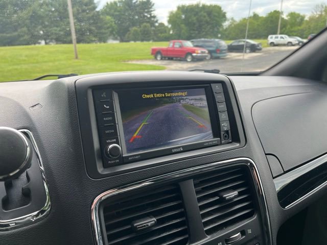 Used 2019 Dodge Grand Caravan SXT FWD image 16