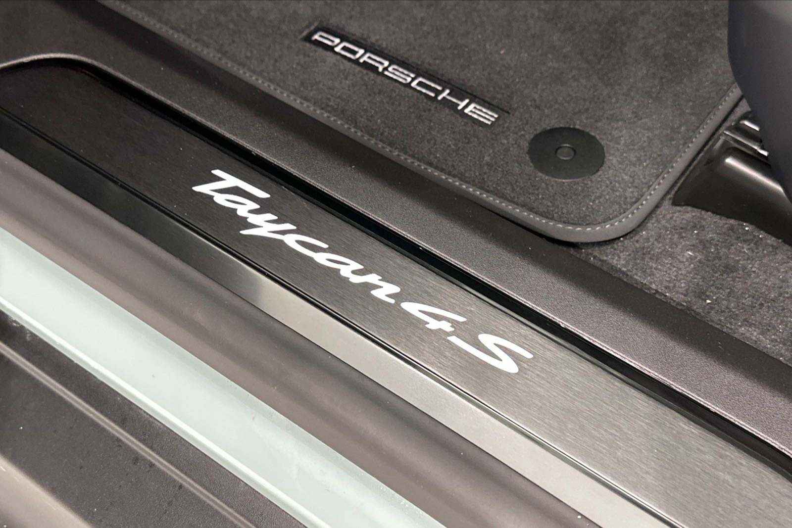 New 2025 Porsche Taycan 4S image 28