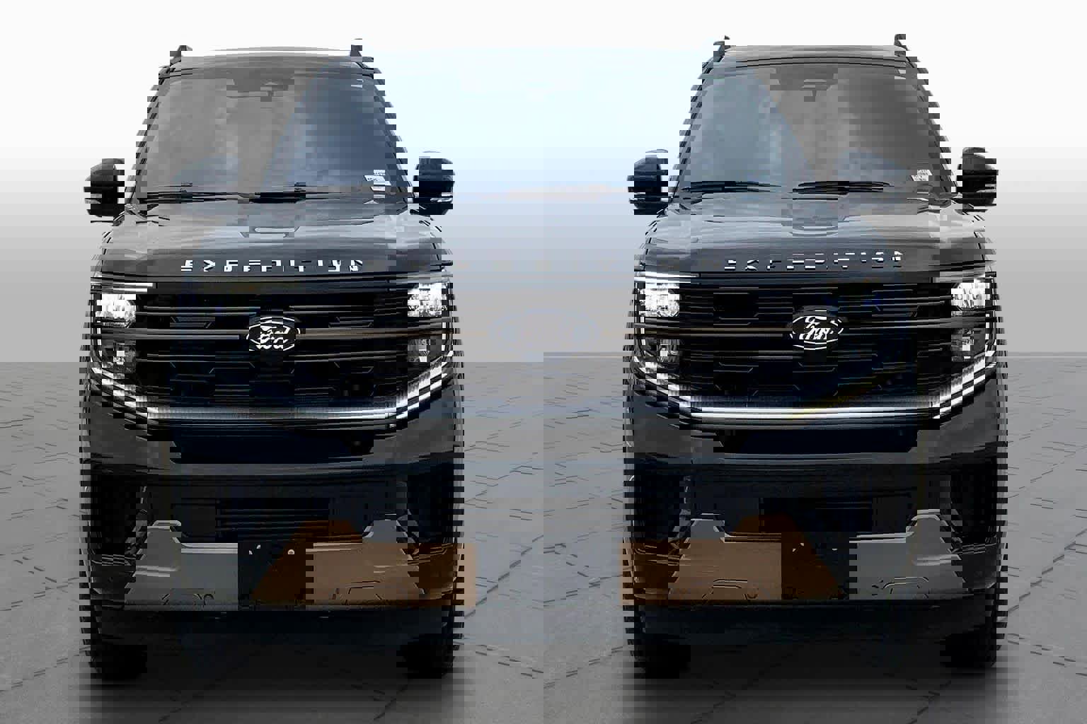 Used 2025 Ford Expedition King Ranch image 3