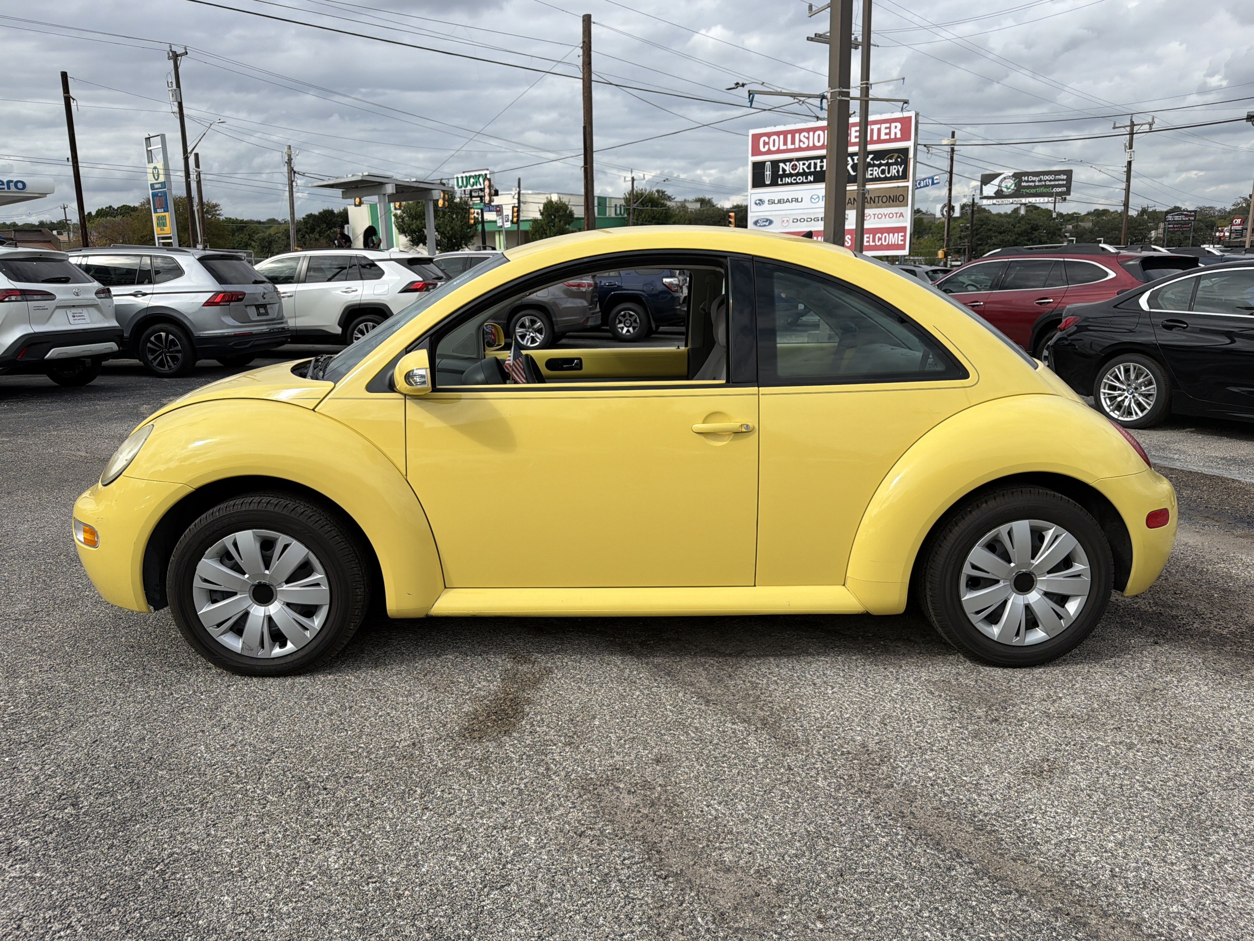 Used 2005 Volkswagen Beetle GL FWD image 6
