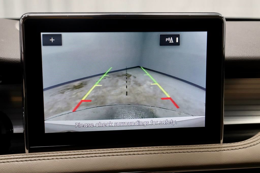 Used 2022 Lincoln Corsair Standard w/ Premium Package image 2