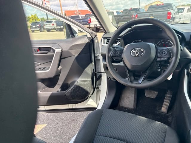 Used 2022 Toyota RAV4 LE w/ Carpet Mat Package (TMS) FWD image 16
