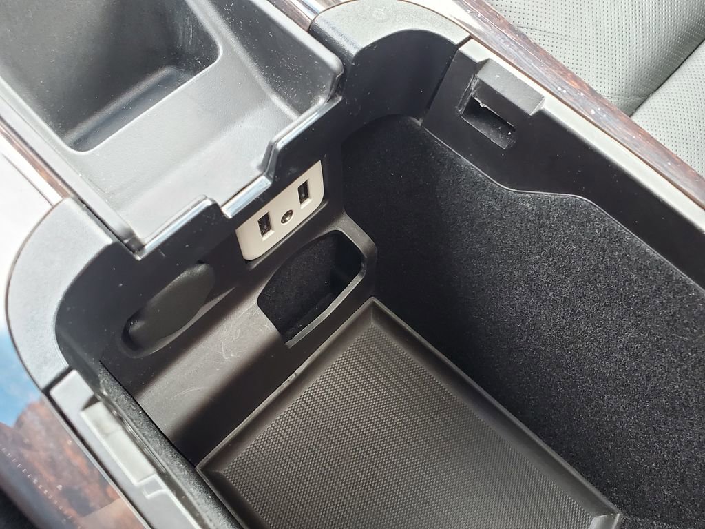 Used 2016 Cadillac XTS Luxury image 30