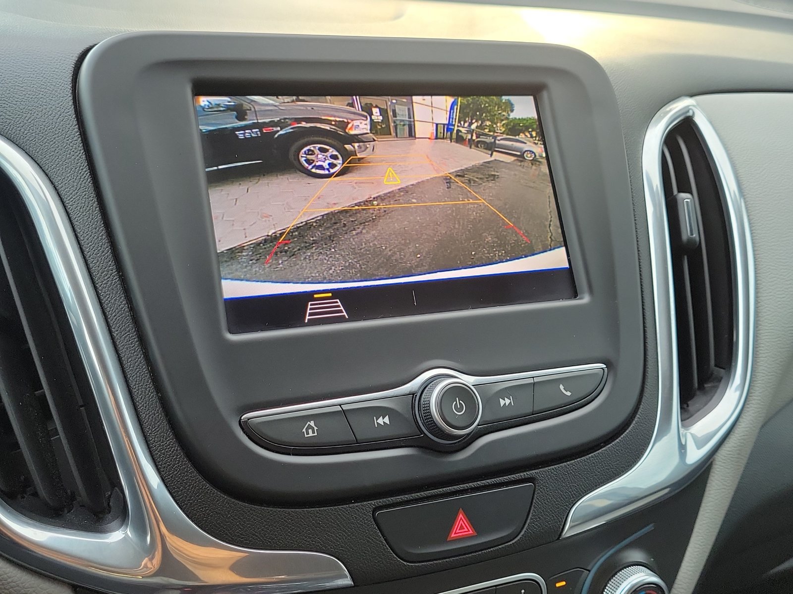 Used 2020 Chevrolet Equinox LT FWD image 26