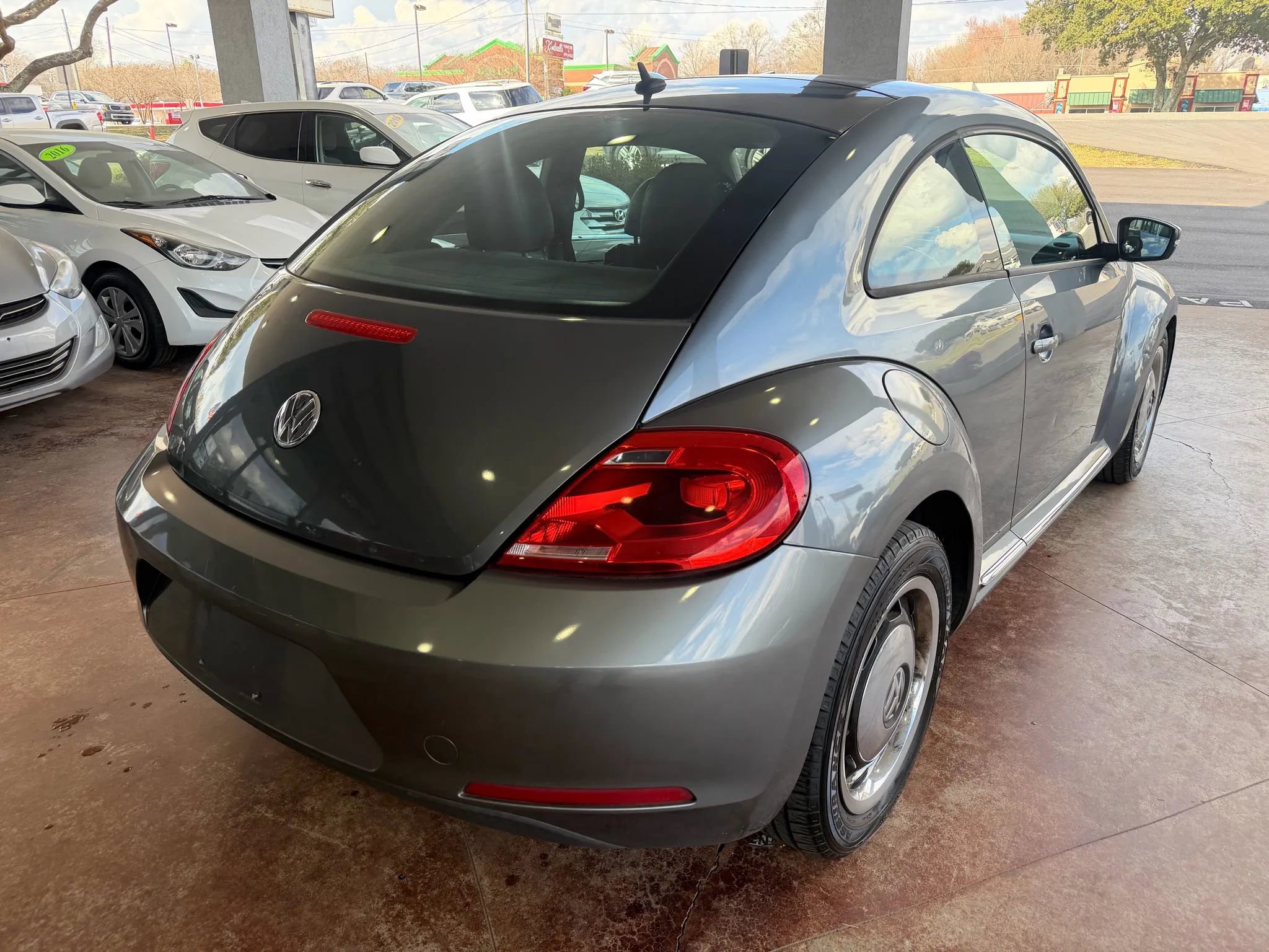 Used 2012 Volkswagen Beetle 2.5 FWD image 6