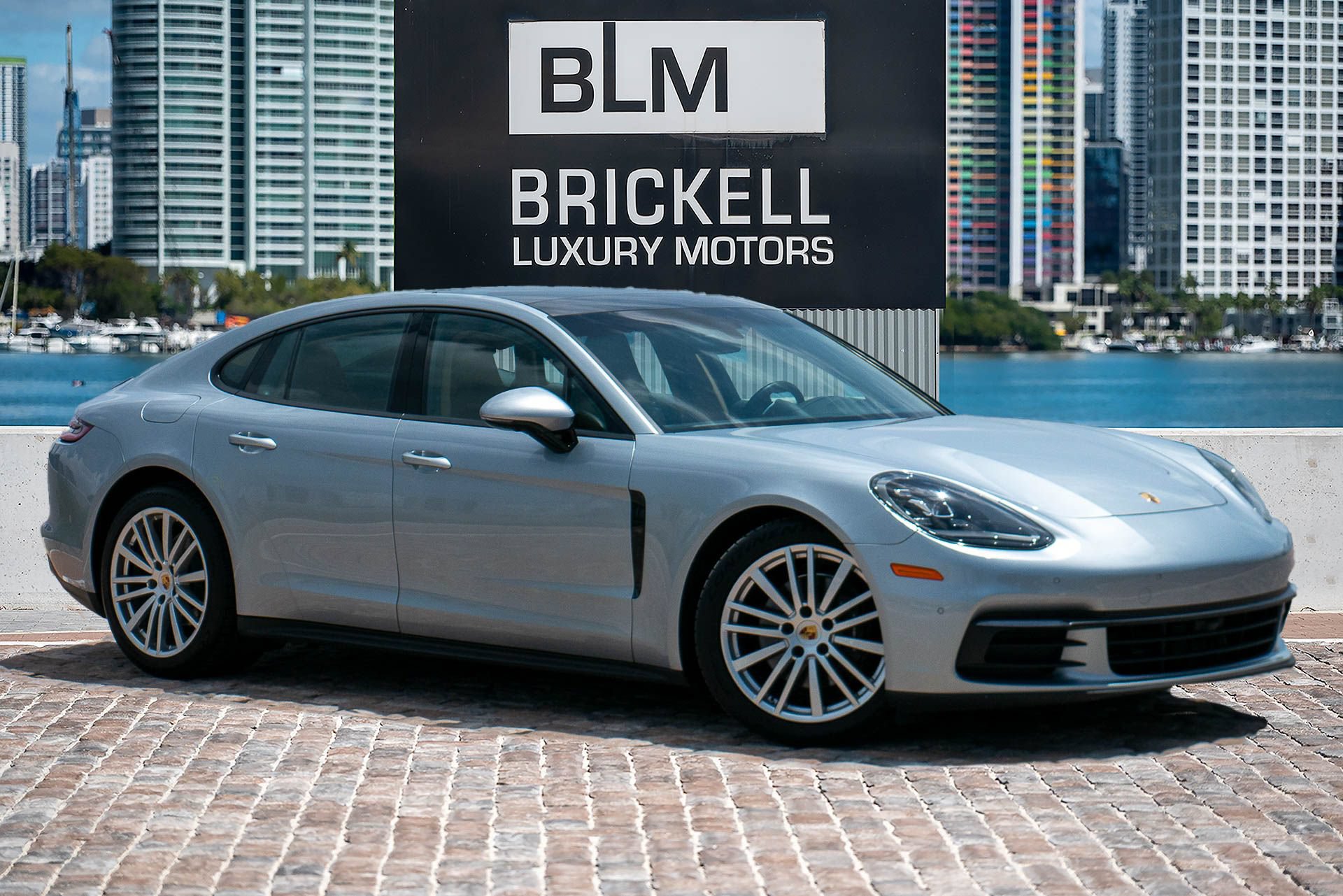 Used 2019 Porsche Panamera RWD image 1