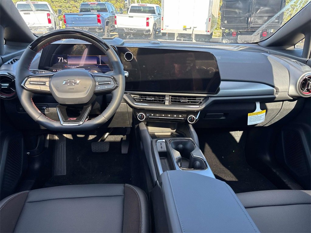 New 2025 Chevrolet Equinox EV RS image 9