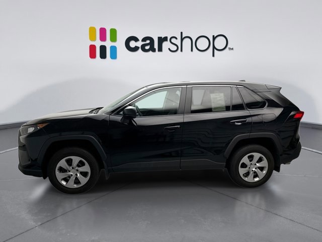 Used 2022 Toyota RAV4 LE image 2